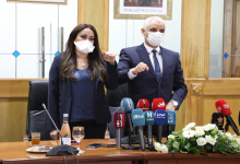 آيت الطالب خلال تسليم السلط: نبيلة الرميلي “زميلة وصديقة”缩略图