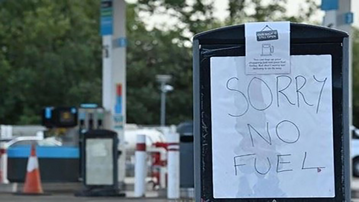 بريطانيا.. الجيش سيشرع في توزيع المحروقات على محطات الوقود اعتبارا من الإثنين缩略图