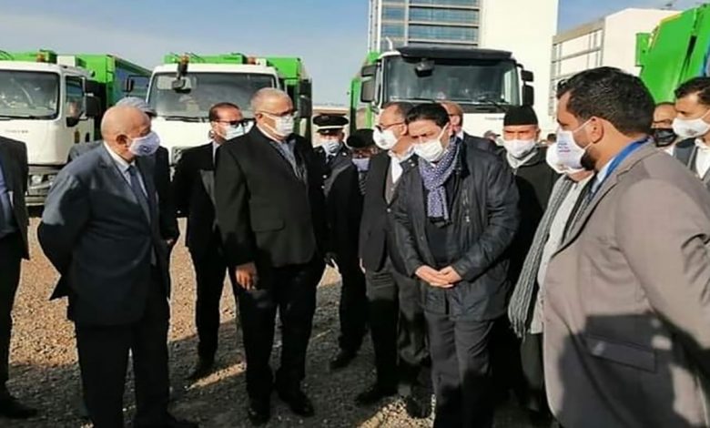 والي جهة الشرق وعمال النظافة ينوهون بالادارة المركزية لشركة sos缩略图 والي جهة الشرق وعمال النظافة ينوهون بالادارة المركزية لشركة sos缩略图