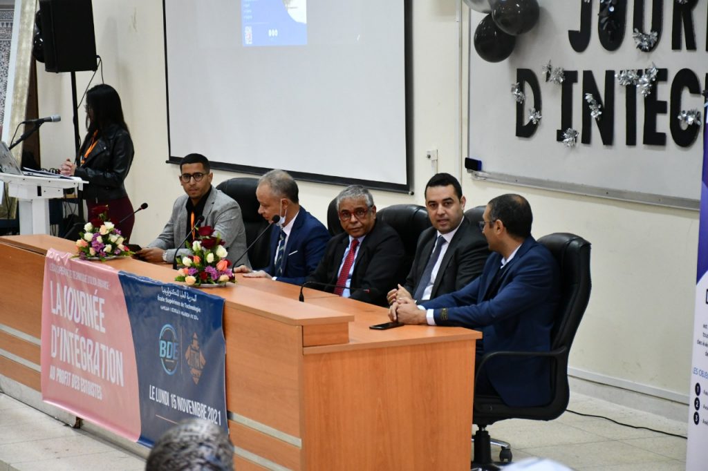 يوم إدماج الطالب… للاطلاع على مختلف التكوينية للمدرسة العليا للتكنلوجيا插图1