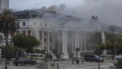 حريق مقر برلمان جنوب إفريقيا缩略图 حريق مقر برلمان جنوب إفريقيا缩略图