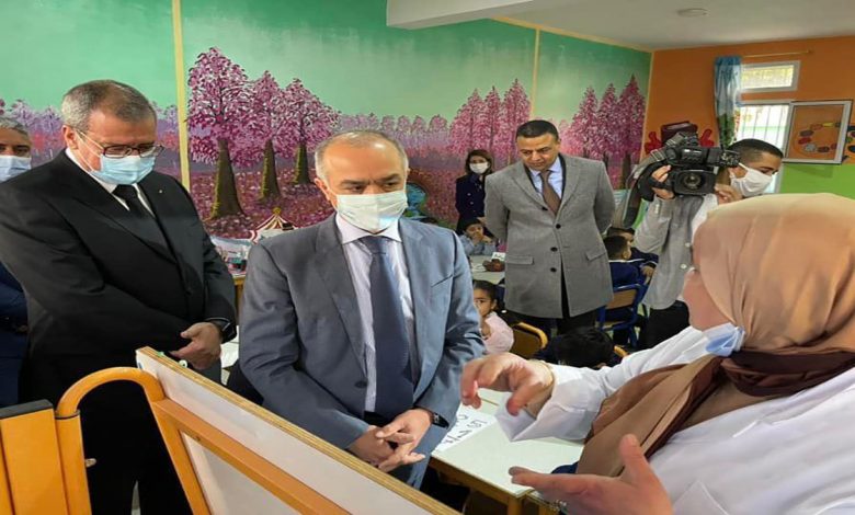 السيد شكيب بنموسى وزير التربية الوطنية والتعليم الأولي والرياضة يتفقد مؤسسات تعليمية بجهة الشرق缩略图 السيد شكيب بنموسى وزير التربية الوطنية والتعليم الأولي والرياضة يتفقد مؤسسات تعليمية بجهة الشرق缩略图