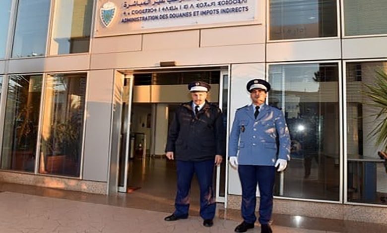 الجمارك تلزم المسافرين بالتصريح الإجباري بالاموال التي تفوق 100 الف درهم缩略图 الجمارك تلزم المسافرين بالتصريح الإجباري بالاموال التي تفوق 100 الف درهم缩略图