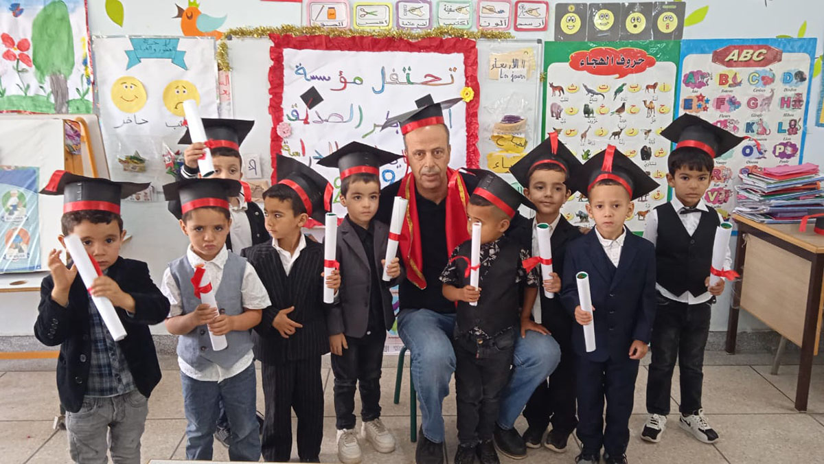 تلاميذ بزي خريجي الجامعات والمعاهد… وأشياء أخرى缩略图