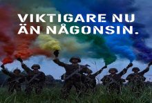 تزامنا مع دخول بلادهم إلى “الناتو”.. جنود الجيش السويدي يشاركون في مسيرة المثليين缩略图
