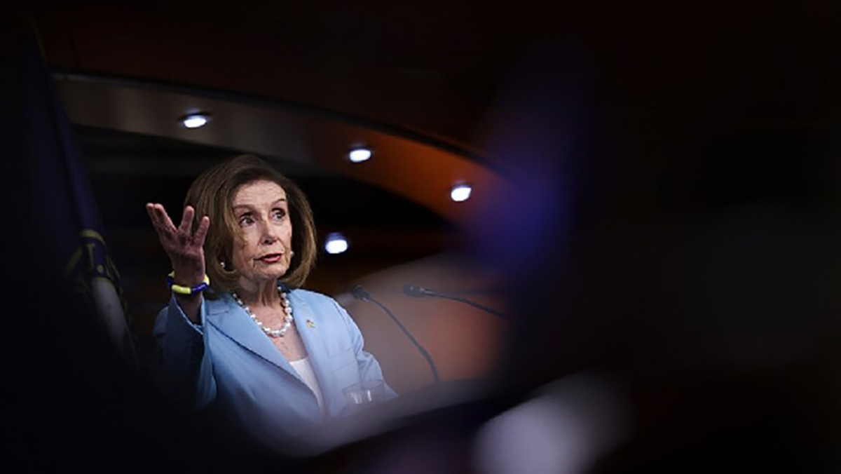 بيلوسي مجبرة على  حضور فصل دراسي  حول القيادة تحت تأثير الكحول لمدة ثلاثة أشهر缩略图