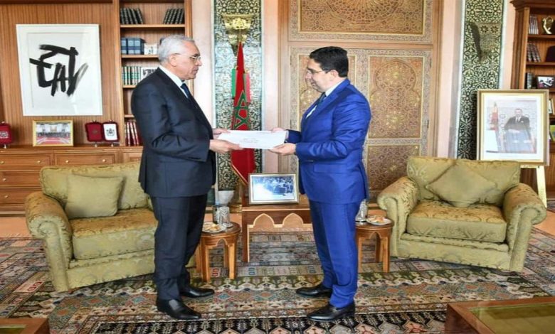 حملها وزير العدل الجزائري وتسلمها بوريطة: الملك يتلقى دعوة للمشاركة في القمة العربية缩略图 حملها وزير العدل الجزائري وتسلمها بوريطة: الملك يتلقى دعوة للمشاركة في القمة العربية缩略图
