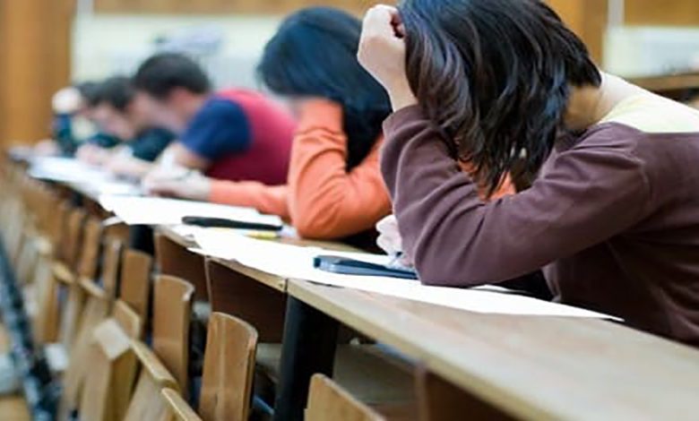 دخول جامعي متعثر بسبب مقاطعة الأساتذة الجامعين缩略图 دخول جامعي متعثر بسبب مقاطعة الأساتذة الجامعين缩略图