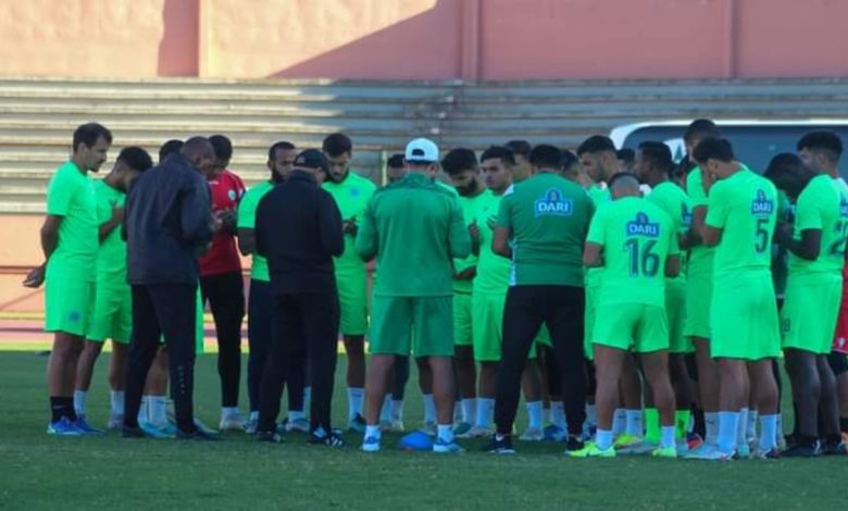 لاعبو المولدية الوجدية لعودون لحصصهم التدريبية بعد تدخل والي جهة الشرق缩略图 لاعبو المولدية الوجدية لعودون لحصصهم التدريبية بعد تدخل والي جهة الشرق缩略图
