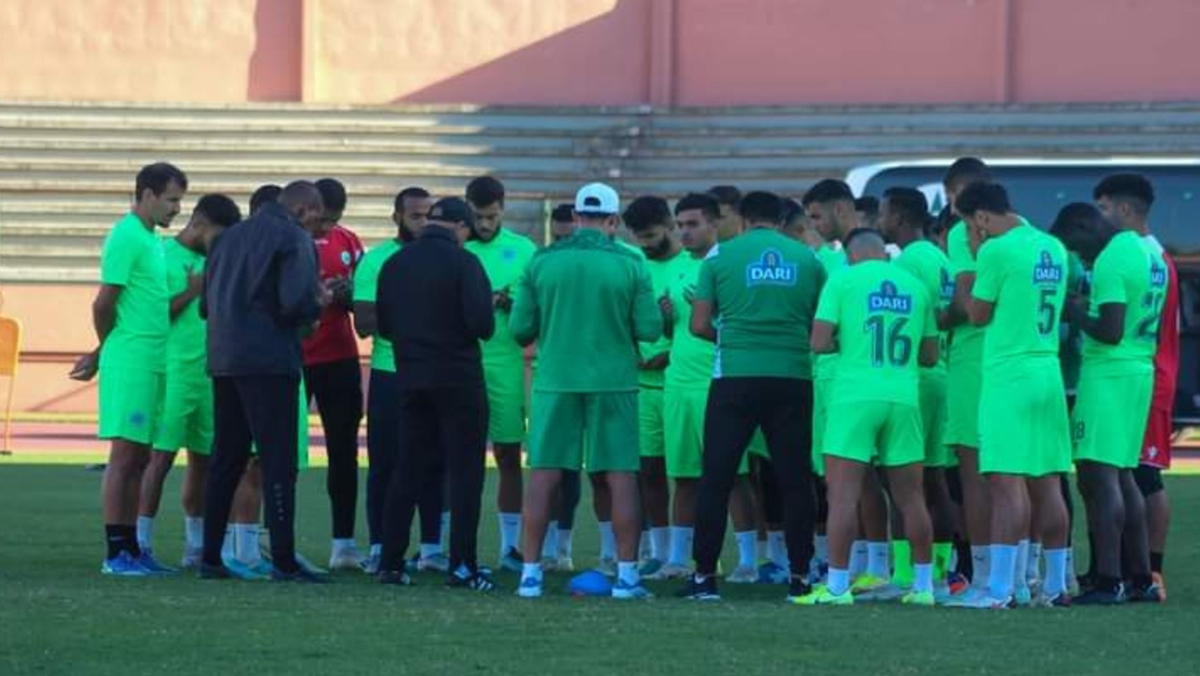 لاعبو المولدية الوجدية لعودون لحصصهم التدريبية بعد تدخل والي جهة الشرق缩略图