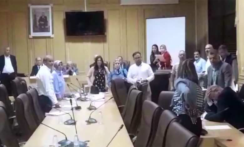 دورة اكتوبر لجماعة وجدة: النصاب القانوني و مرفق النقل الحضري يحولان الدورة إلى حلبة تلاسن واتهامات ( فيديو ).缩略图