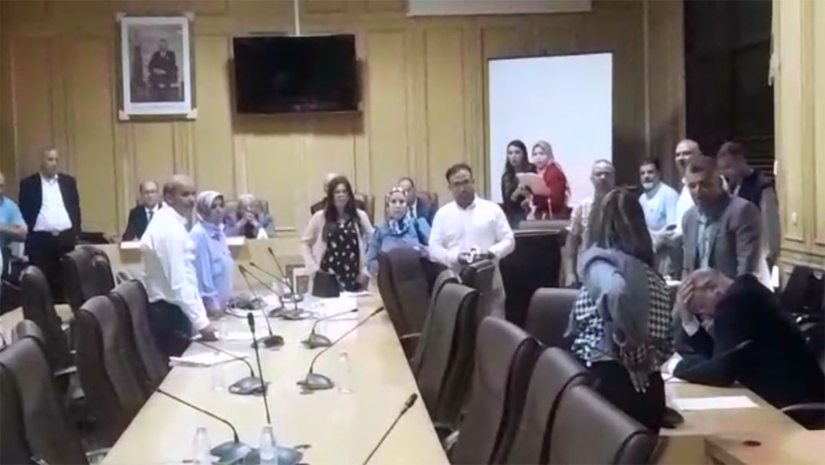 دورة اكتوبر لجماعة وجدة: النصاب القانوني و مرفق النقل الحضري يحولان الدورة إلى حلبة تلاسن واتهامات ( فيديو ).缩略图