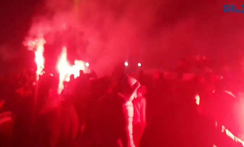 GIL24-TV هكذا إستقبل الجمهور الوجدي فريقه لمباراة خريبكة .缩略图