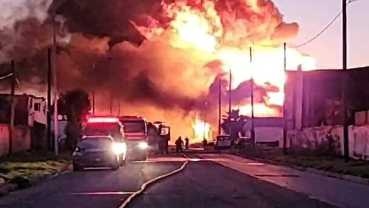 تفاصيل اندلاع حريق بشاحنات صهريجية لتوزيع الغاز في المحمدية缩略图