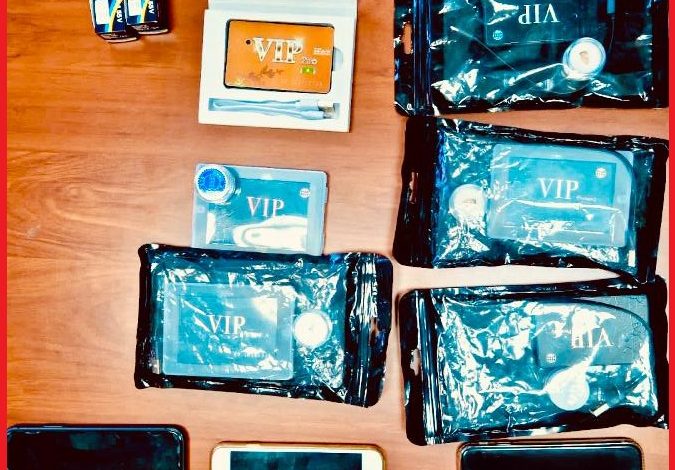 طنجة : إعتقال مشتبه فيه بترويج أجهزة إلكترونية للغش في الإمتحانات.缩略图 طنجة : إعتقال مشتبه فيه بترويج أجهزة إلكترونية للغش في الإمتحانات.缩略图