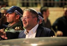 رسمي ولأول مرة في التاريخ: الفلسطينيون مخيرون بين بين البقاء دون حقوق أوالهجرة أوالرصاص الاسرائيلي缩略图