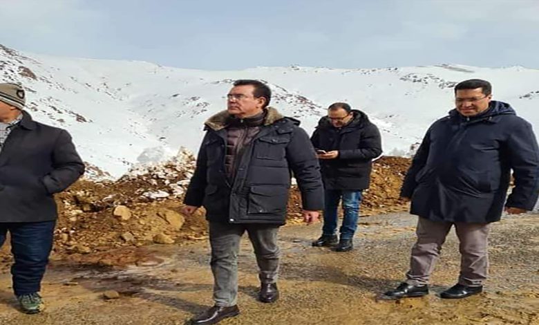 تنغير: بعد التساقطات الثلجية السلطات المحلية تواصل عمليات فك العزلة + فيديو缩略图 تنغير: بعد التساقطات الثلجية السلطات المحلية تواصل عمليات فك العزلة + فيديو缩略图