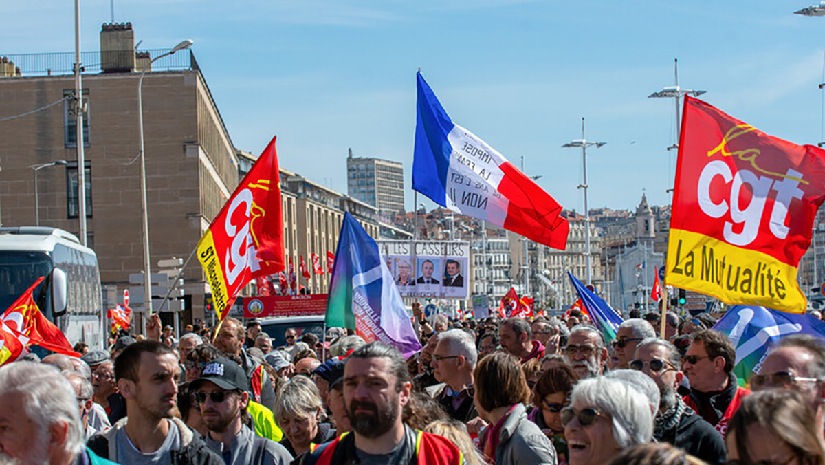 الولايات المتحدة تدعم الاحتجاجات السلمية في باريز، هل ستحتج فرنسا على التدخل في شؤونها الداخلية؟缩略图