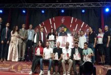 الجائزة الكبرى لمسرحي (الروبة) للمخرج التونسي حمادي الوهابي لمركز الفنون الدرامية والركحية بالقيروان من تونس缩略图