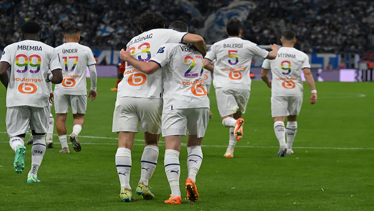 ارتداء شعار المثلية الجنسية: ابو خلال يحترم معتقداته وفرنسا تستنكر缩略图