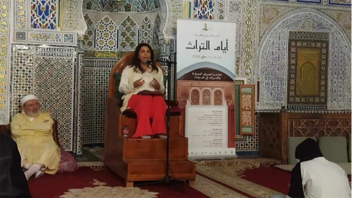 امرأة تعتلي منبر مسجد بمدينة فاس مكشوفة الشعر: رمز للتحرر أم تحدٍّ للتقاليد缩略图