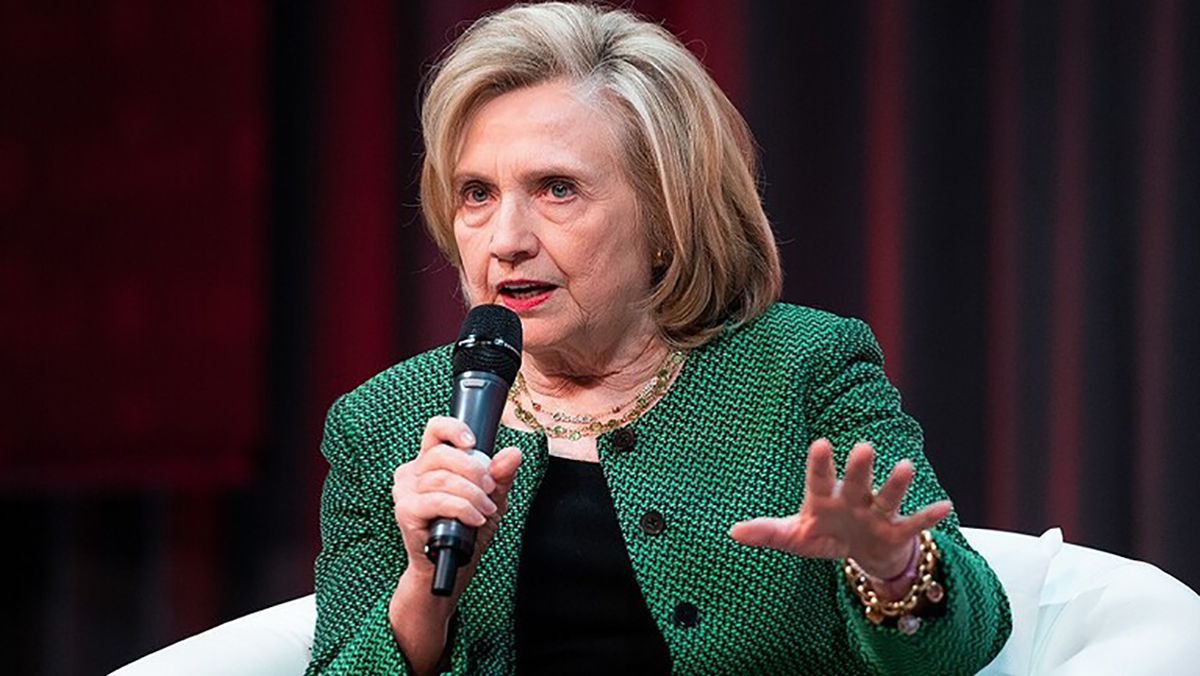 هيلاري كلينتون تتحدث عما سيمثل “نهاية” لأوكرانيا وعُمْرُ بايدن هو “مسألة” يحق للناخبين النظر فيها缩略图