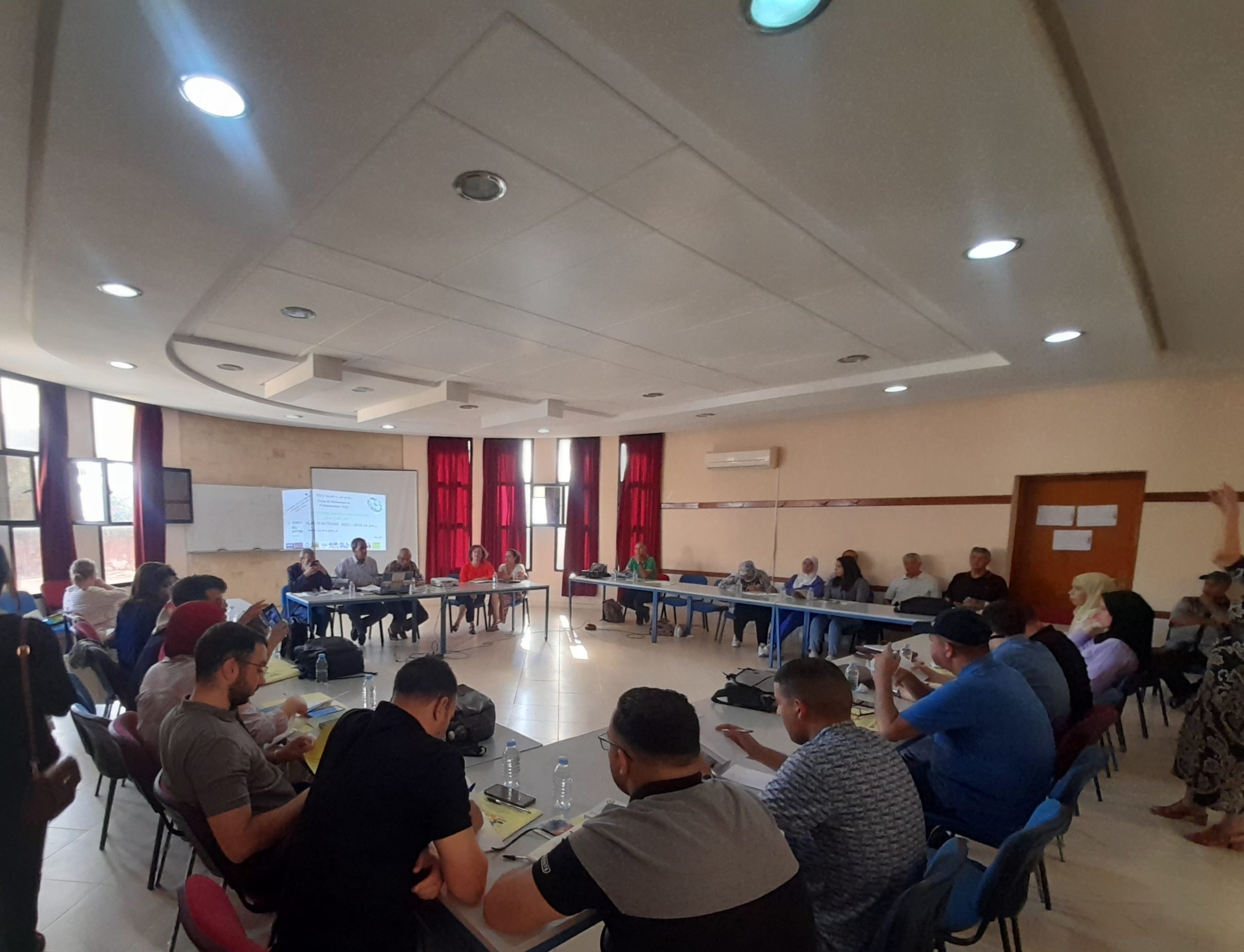 جمعية مساعدة المهاجريبن في وضعية صعبة بوجدة: إفتتاح الأيام التكوينية لطلبة جامعة محمد الأول بوجدة.缩略图