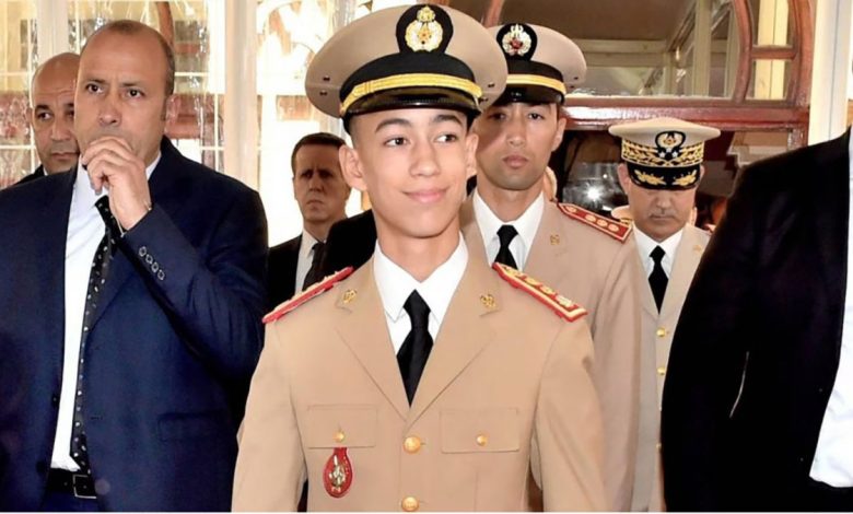 الأمير مولاي الحسن يترأس حفل تخرج الفوج الـ23 للسلك العالي للدفاع والفوج الـ57 لسلك الأركان缩略图 الأمير مولاي الحسن يترأس حفل تخرج الفوج الـ23 للسلك العالي للدفاع والفوج الـ57 لسلك الأركان缩略图