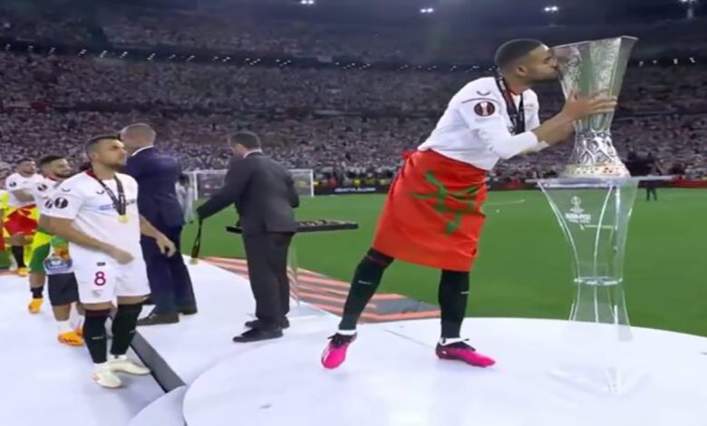 النصيري يهدي لقب الدوري الأوروبي للملك محمد السادس ويؤكد: لولاه لما وصلت هنا缩略图 النصيري يهدي لقب الدوري الأوروبي للملك محمد السادس ويؤكد: لولاه لما وصلت هنا缩略图