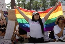 رفع “علم المثليين” بوقفة احتجاجية بالبيضاء يثير السخط缩略图