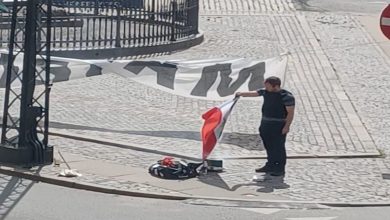 بعد السويد.. متطرفون في الدنمارك يحرقون نسخة من القرآن أمام سفارة العراق في كوبنهاغن缩略图