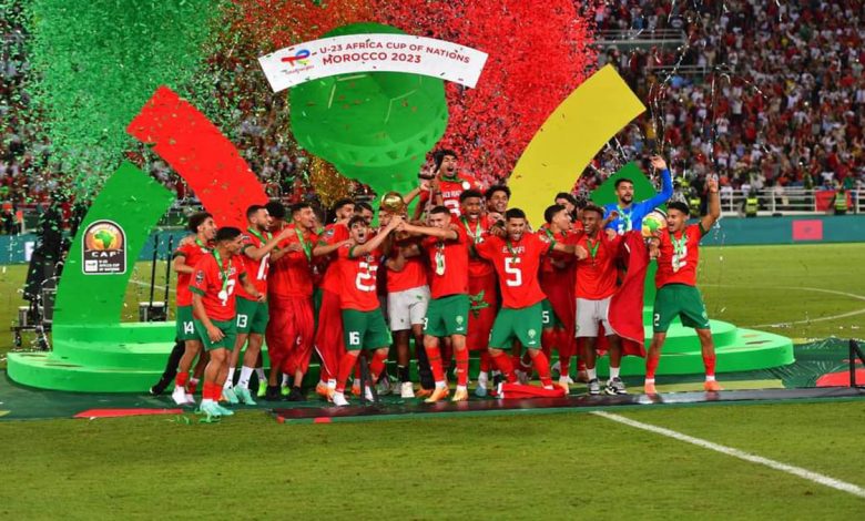 الملك يهنئ أعضاء المنتخب الأولمبي بمناسبة تتويجهم بكأس إفريقيا للشبان缩略图 الملك يهنئ أعضاء المنتخب الأولمبي بمناسبة تتويجهم بكأس إفريقيا للشبان缩略图