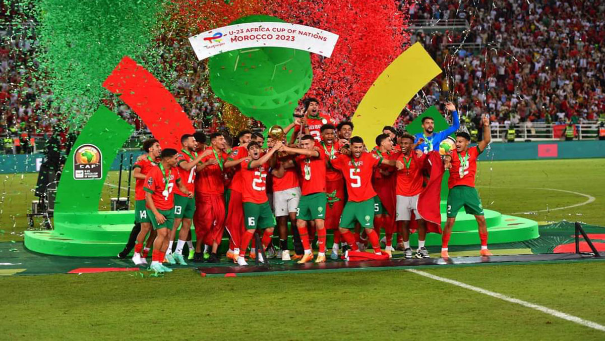 الملك يهنئ أعضاء المنتخب الأولمبي بمناسبة تتويجهم بكأس إفريقيا للشبان缩略图