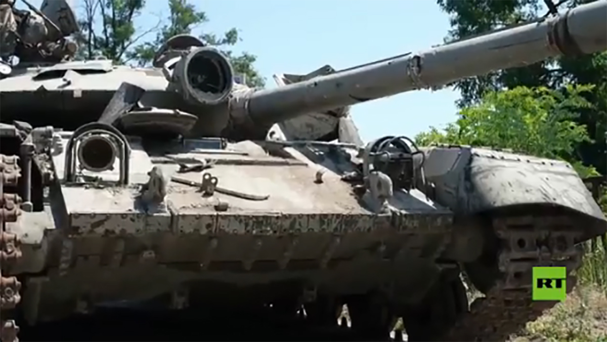 العثور في دونيتسك على دبابة جزائرية تركها الجنود الاوكرانيون قبل هروبهم缩略图