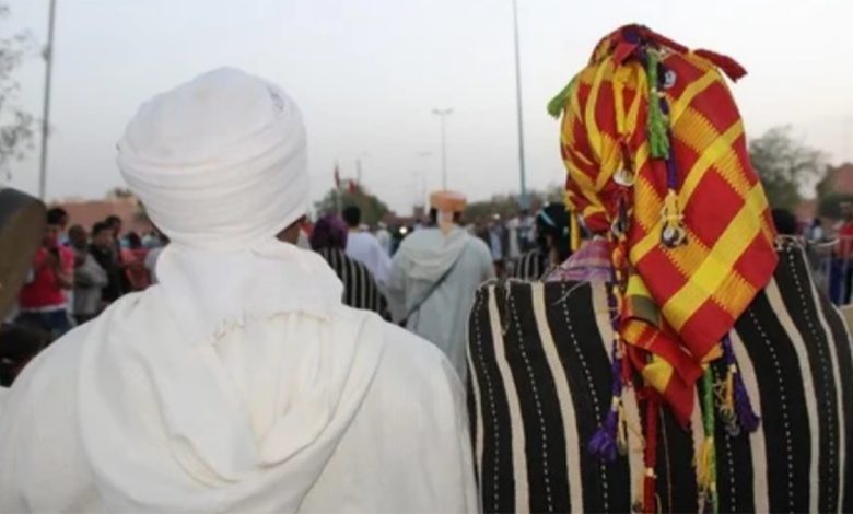“أعرينو لا باس أور حشيمغ لا باس”.. أو عندما تصدح نساء الجنوب الشرقي معلنة نجاح ليلة الدخلة缩略图 “أعرينو لا باس أور حشيمغ لا باس”.. أو عندما تصدح نساء الجنوب الشرقي معلنة نجاح ليلة الدخلة缩略图
