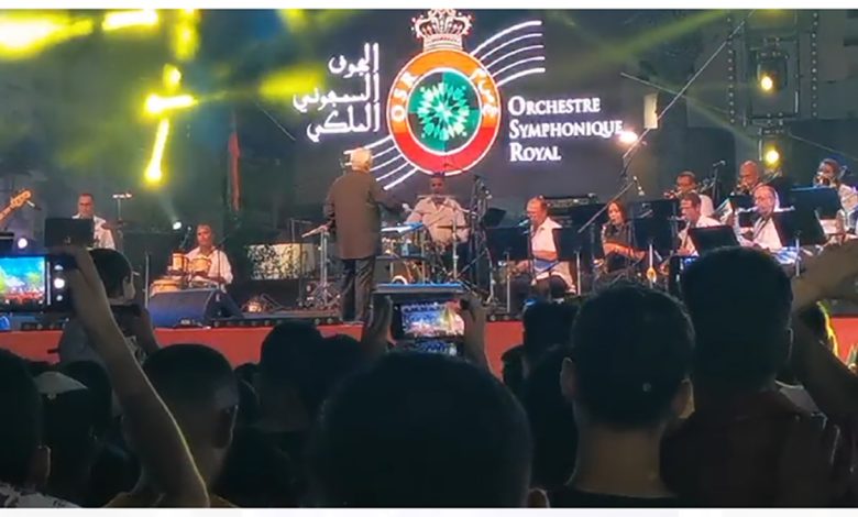 الحسيمة… تعاطف وحب متبادل بين الملك محمد السادس و أبناء المدينة缩略图 الحسيمة… تعاطف وحب متبادل بين الملك محمد السادس و أبناء المدينة缩略图