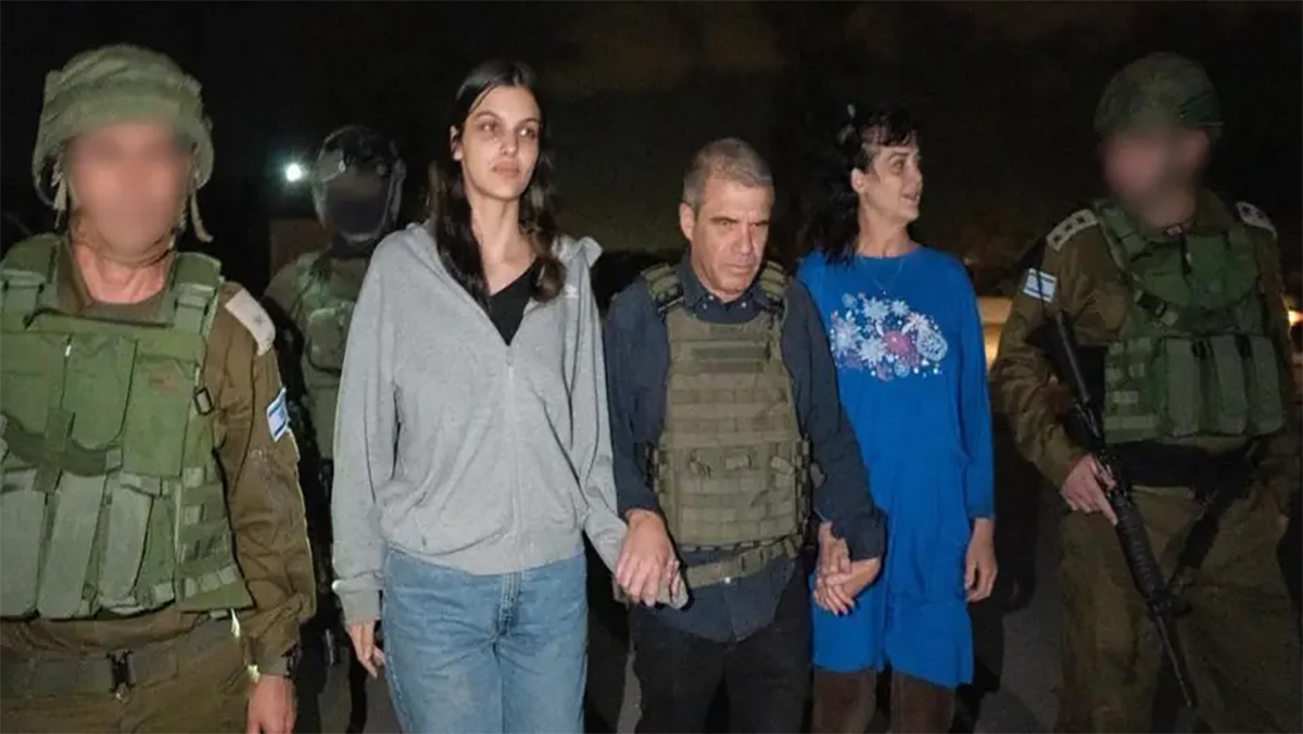 الناطق باسم كتائب القسام: أطلقنا سراح محتجَزتين أميركيتين (أم وابنتها) لدواعٍ إنسانية” و بايدن يقول المساعدات ستبدأ بالدخول إلى قطاع غزة خلال 24 إلى 48 ساعة缩略图