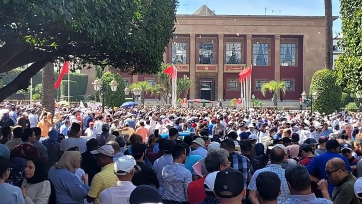 آلاف الأساتذة يطالبون برحيل بنموسى缩略图