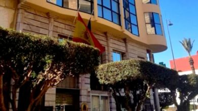 المال مقابل الفيزا بقنصلية الناظور: توقيف أربع موظفين إسبان والتحقيق قد يطال وسطاء محليين.缩略图 المال مقابل الفيزا بقنصلية الناظور: توقيف أربع موظفين إسبان والتحقيق قد يطال وسطاء محليين.缩略图