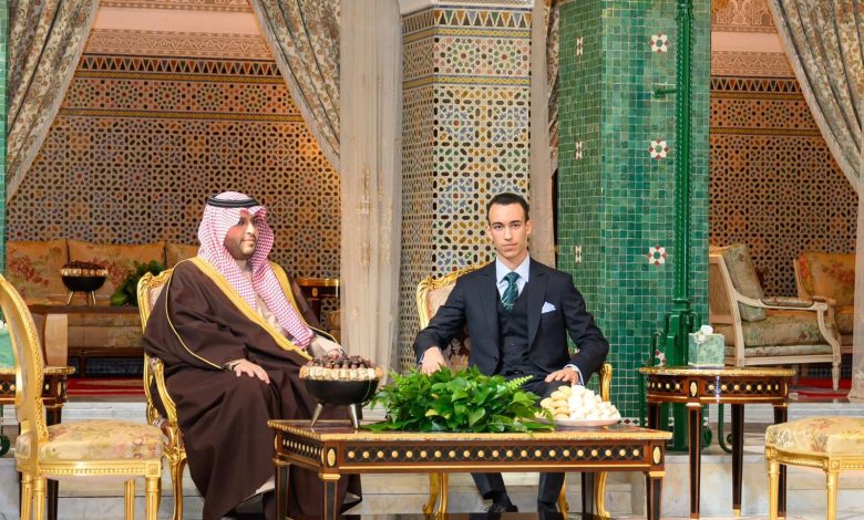 ولي العهد الأمير مولاي الحسن يستقبل الأمير تركي بن محمد بن فهد بن عبد العزيز.缩略图 ولي العهد الأمير مولاي الحسن يستقبل الأمير تركي بن محمد بن فهد بن عبد العزيز.缩略图