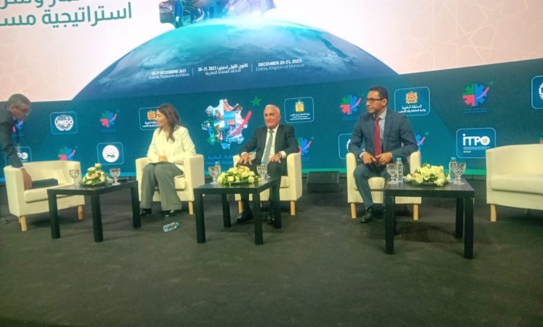 عبد الحفيظ الجارودي رئيس غرفة التجارة والصناعة والخدمات لجهة الشرق يشارك في المؤتمر الإقتصادي للغرف العربية الإفريقية بمدينة الداخلة.缩略图 عبد الحفيظ الجارودي رئيس غرفة التجارة والصناعة والخدمات لجهة الشرق يشارك في المؤتمر الإقتصادي للغرف العربية الإفريقية بمدينة الداخلة.缩略图