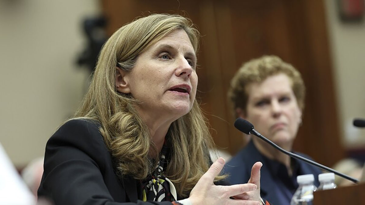 رئيسة جامعة بنسلفانيا ورئيس مجلس الأمناء يستقيلان بعد تعرضهما لهجوم بسبب احتجاجات ضد إسرائيل缩略图