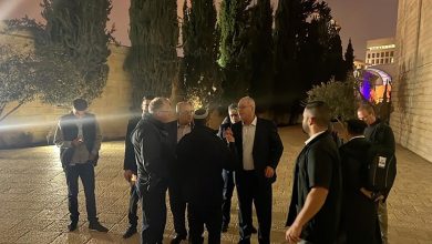 مستوطنون يعتدون على رئيس لجنة المتابعة العليا وأعضاء “الكنيست” بالمحكمة العليا (فيديو)缩略图 مستوطنون يعتدون على رئيس لجنة المتابعة العليا وأعضاء “الكنيست” بالمحكمة العليا (فيديو)缩略图