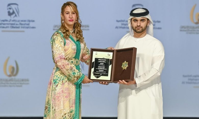 تتويج الحكمة المغربية بشرى كربوبي بجائزة محمد بن راشد آل مكتوم للإبداع الرياضي.缩略图 تتويج الحكمة المغربية بشرى كربوبي بجائزة محمد بن راشد آل مكتوم للإبداع الرياضي.缩略图