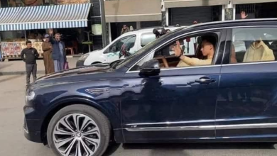 الأمير مولاي الحسن يأسر قلوب المغاربة وهو يقود سيارته الرياضية缩略图