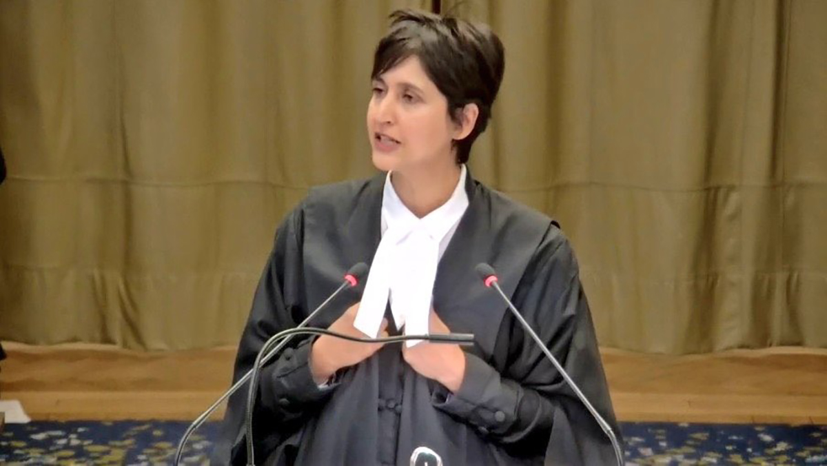 من هي المحامية الرائعة التي قدمت مرافعة أنيقة وبأدلة دامغة في فريق  جنوب افريقيا缩略图