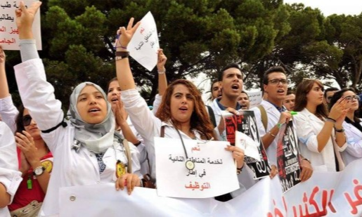 الحكومة تتشبث بتقليص سنوات التكوين في الطب و”تتوعد” المضربين بمنحهم صفر نقطة缩略图 الحكومة تتشبث بتقليص سنوات التكوين في الطب و”تتوعد” المضربين بمنحهم صفر نقطة缩略图