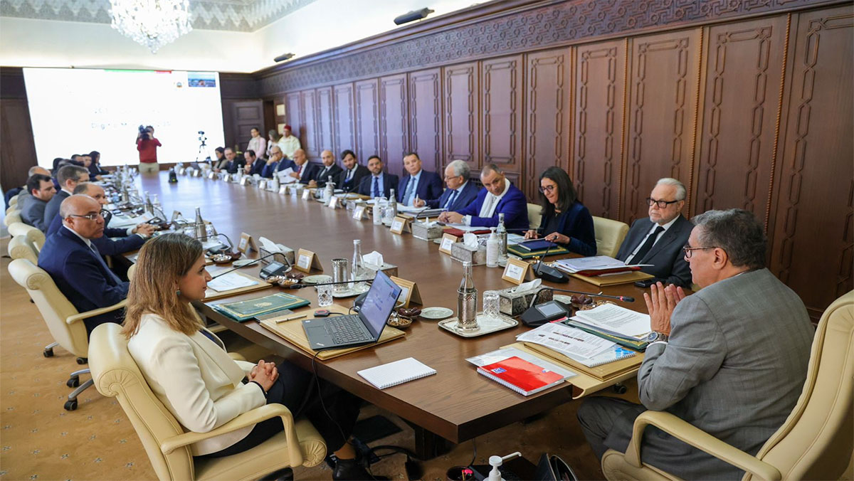 رئيس الحكومة يترأس الاجتماع الأول للجنة الوطنية للتنمية الرقمية缩略图