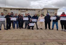 مهنيوا نقل المستخدمين بوجدة يحتجون أمام مقر الولاية لهذه الأسباب.缩略图