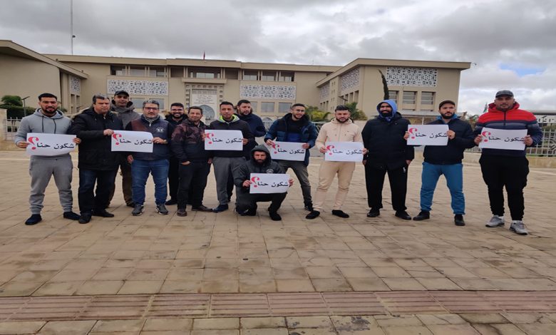 مهنيوا نقل المستخدمين بوجدة يحتجون أمام مقر الولاية لهذه الأسباب.缩略图 مهنيوا نقل المستخدمين بوجدة يحتجون أمام مقر الولاية لهذه الأسباب.缩略图